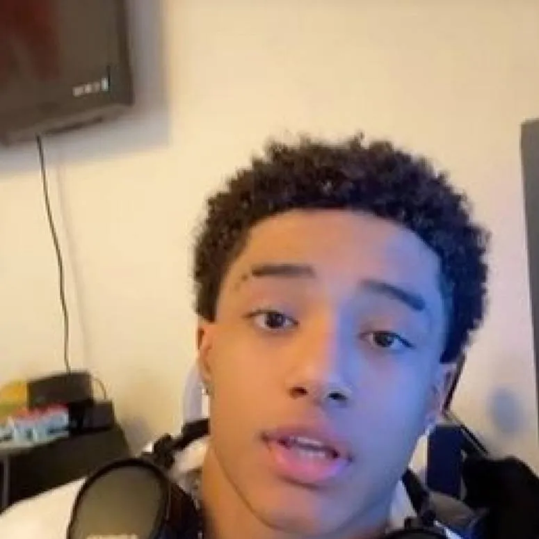 chat with ai character: Ezra. ✨🤭✨