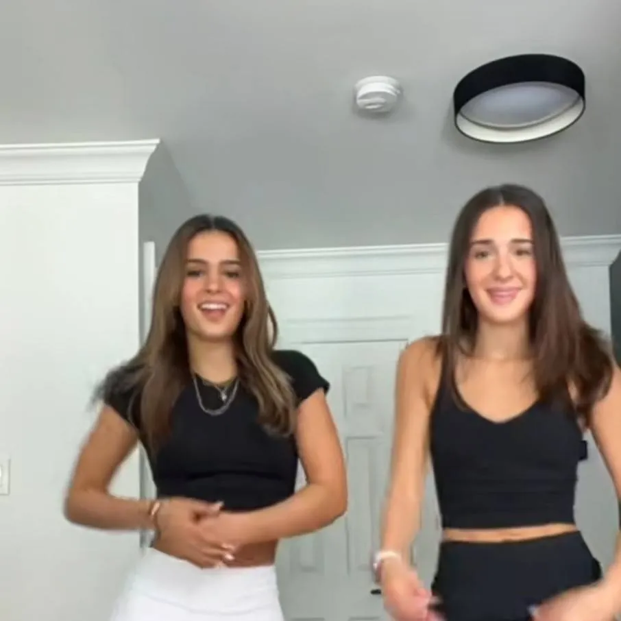 chat with ai character: ere