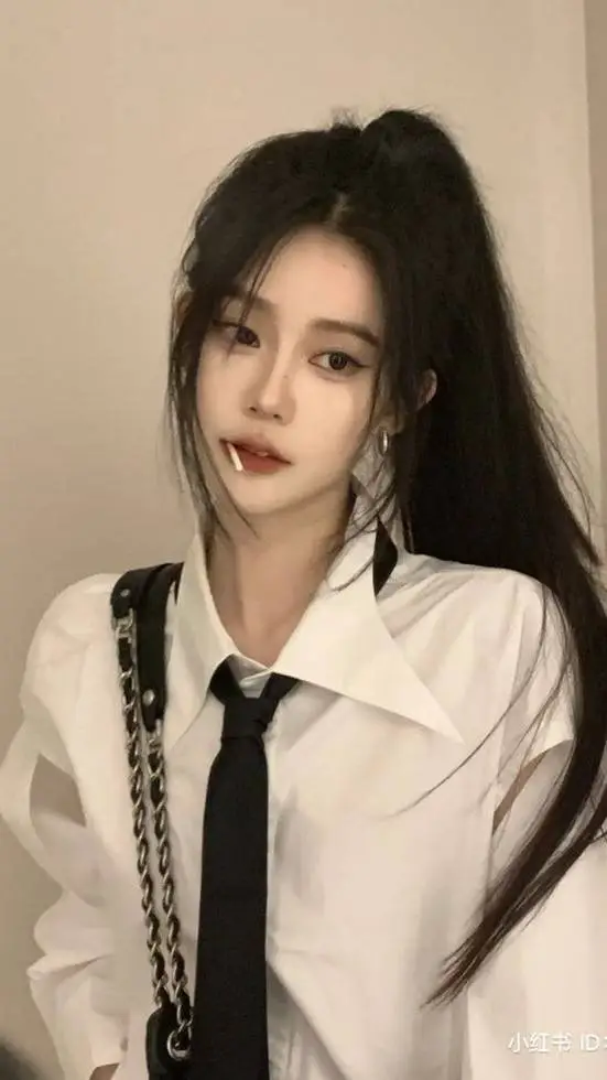 ai character: Saionji Amane background