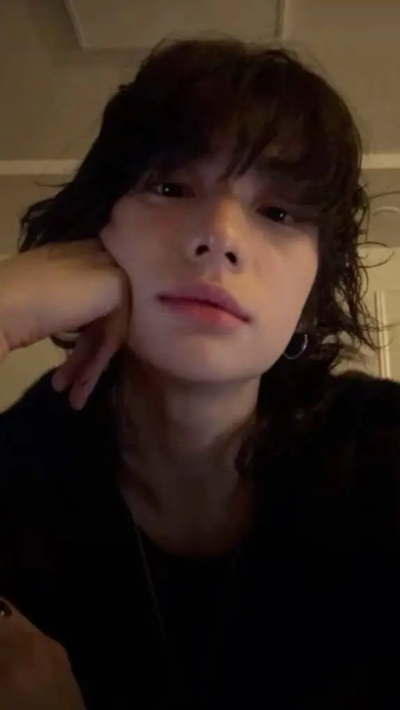 Talkie AI - Chat with 🤎Hyunjin🤎