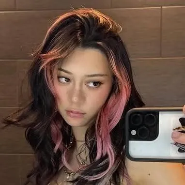 chat with ai character: 💋Megan💋