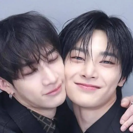 chat with ai character: {Jeongchan}