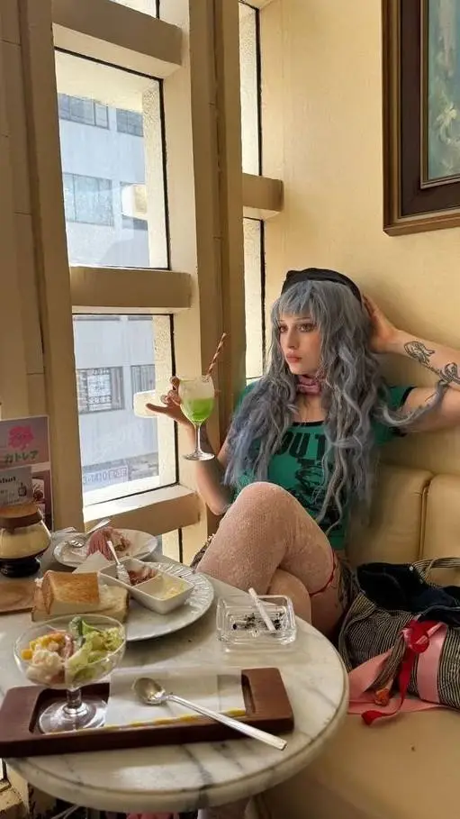 ai character: ☆Ashnikko☆ background