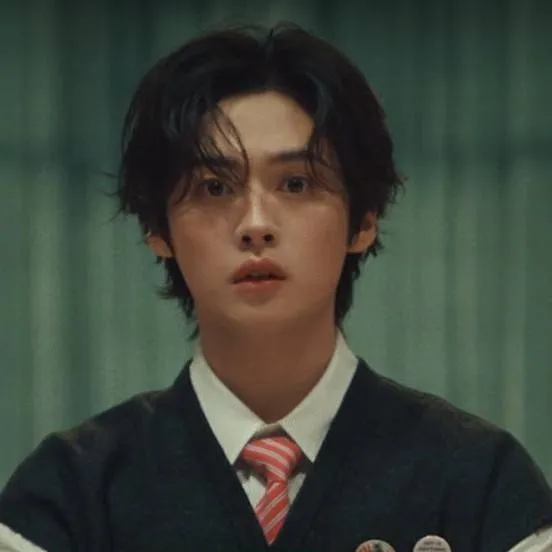 chat with ai character: ~Lee Minho~