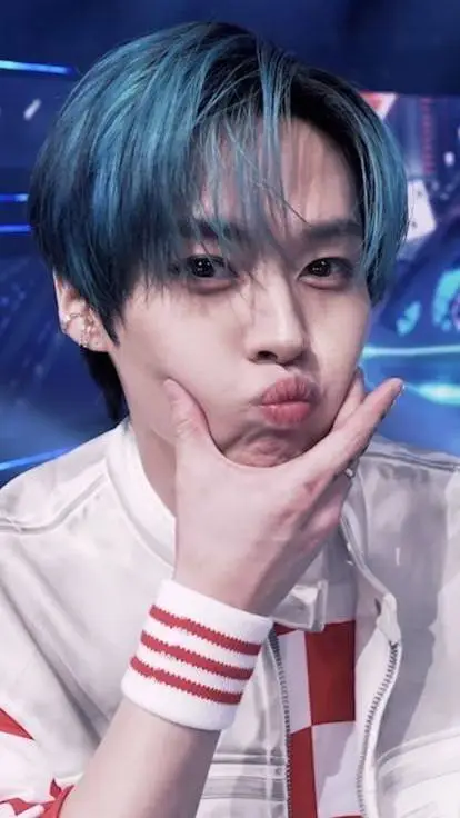 Talkie AI - Chat with ♡..Lee Know..♡