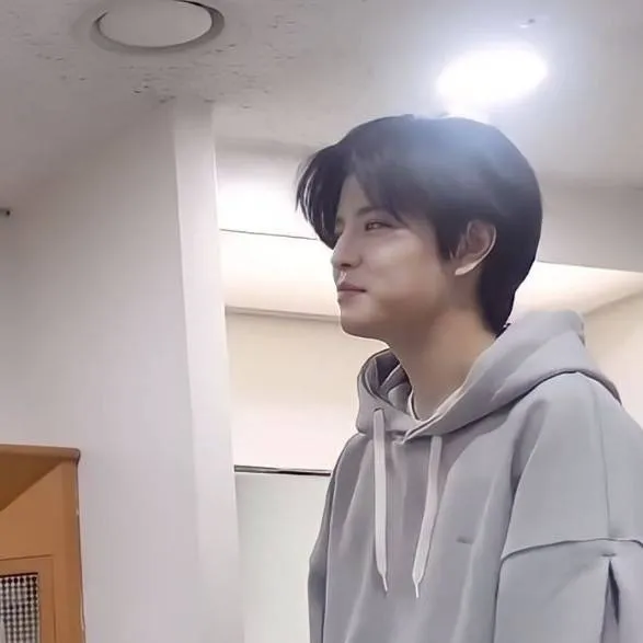 chat with ai character: ×Kim Seungmin×