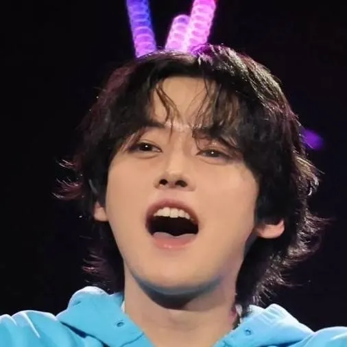 chat with ai character: !!Lee Know!!