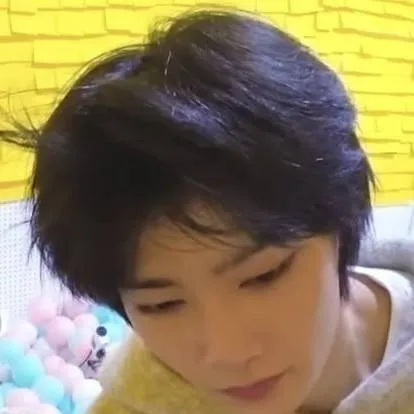 chat with ai character: ☆Jeongin☆