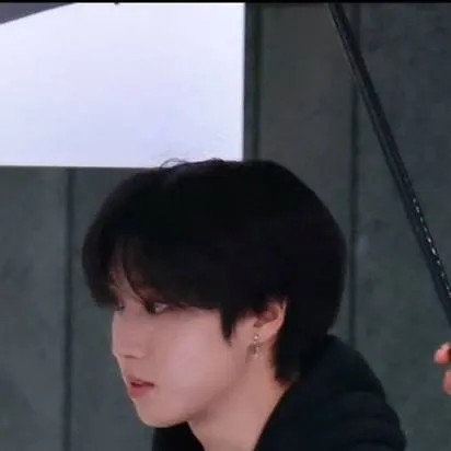 chat with ai character: !!Han Jisung!!