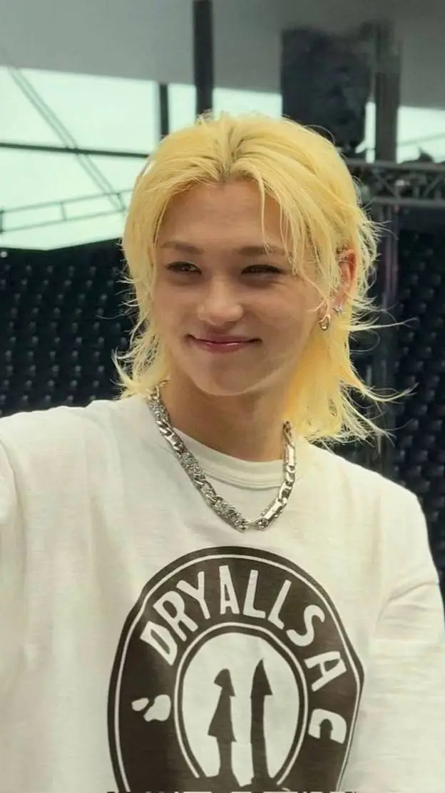 ai character: ☆Yongbok☆ background