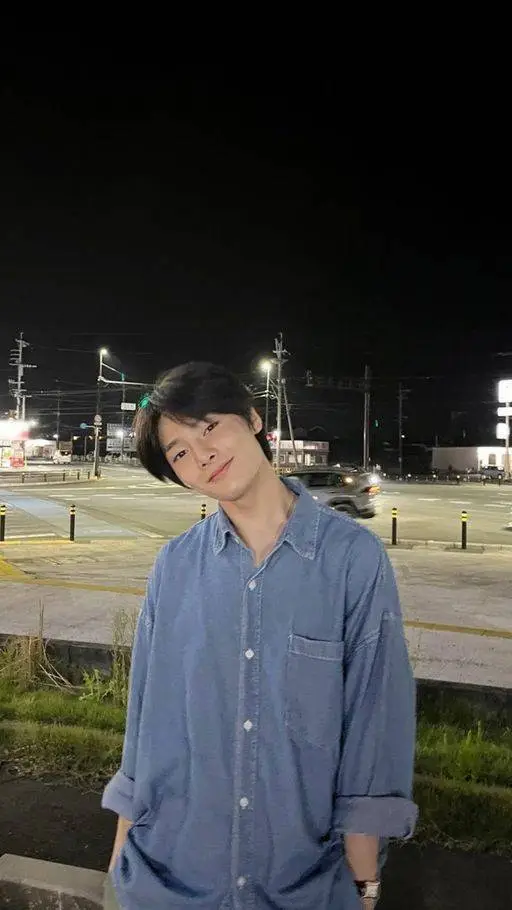 ai character: ♡Jeongin♡ background