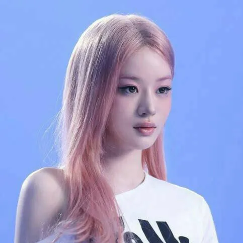 chat with ai character: ୨MINJU୧★