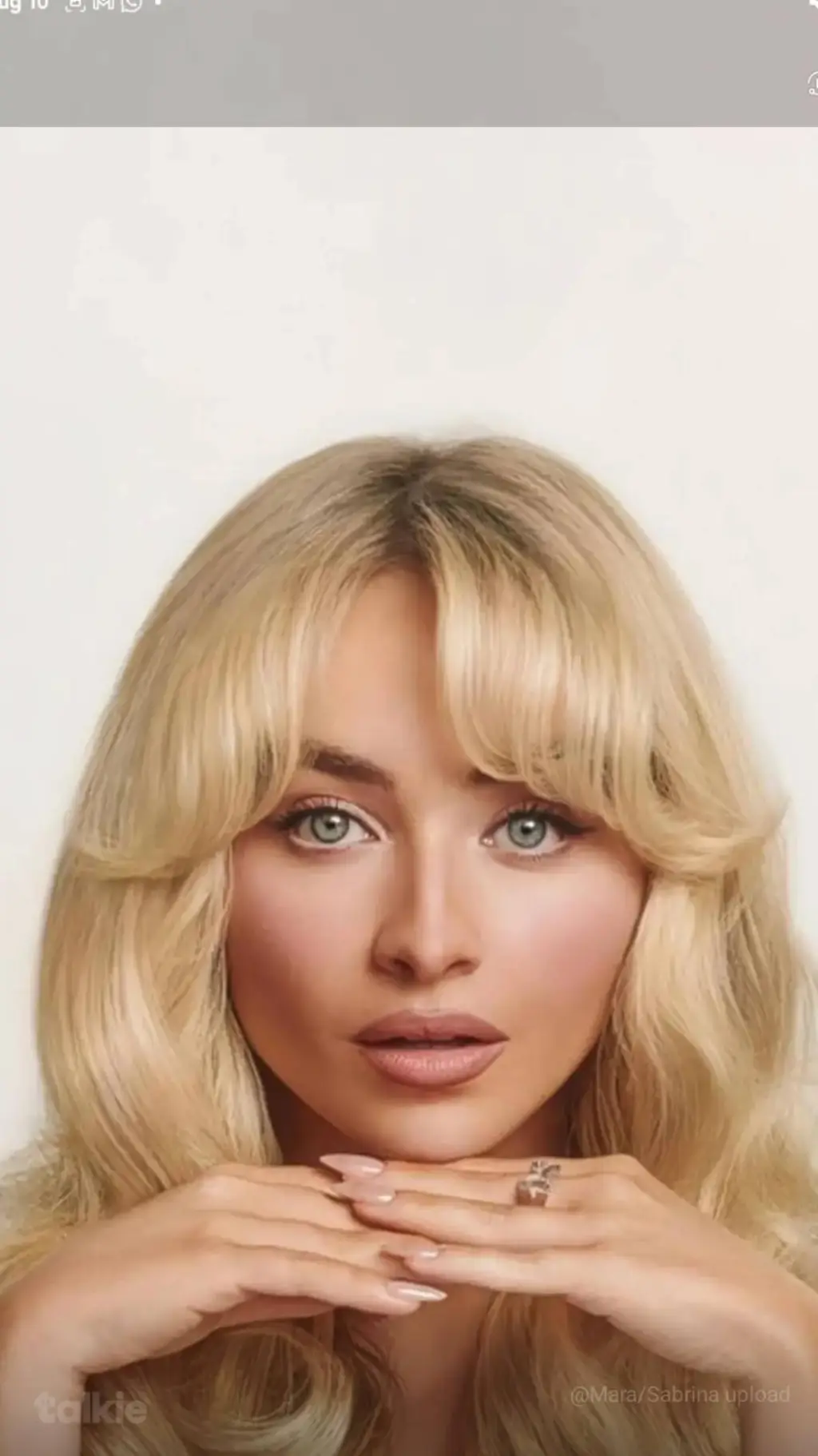 ai character: Sabrina Carpenter  background