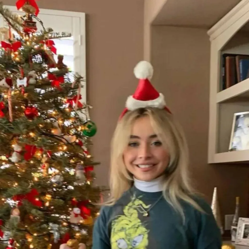 chat with ai character: Sabrina Carpenter 
