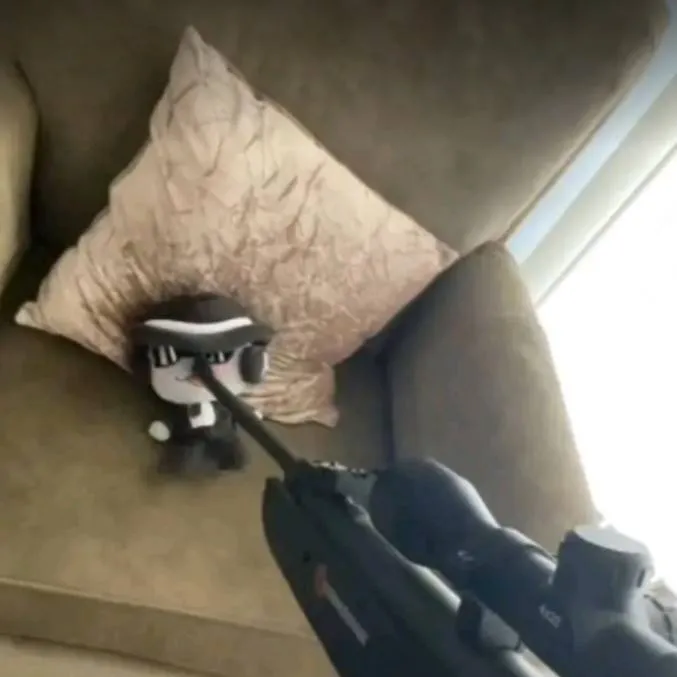 chat with ai character: Chance Mini