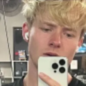 chat with ai character: Sam golbach