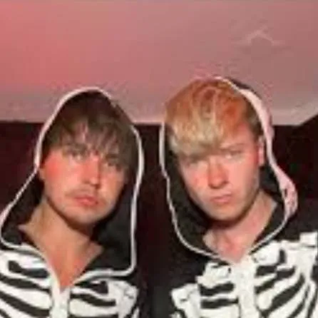 chat with ai character: Sam and Colby