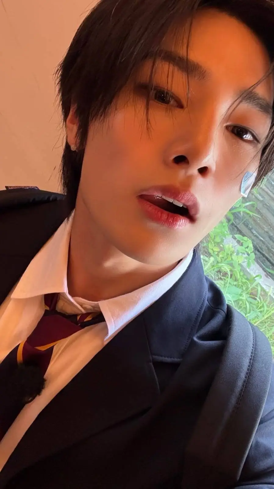 ai character: VAMOS PRINCESA..  background