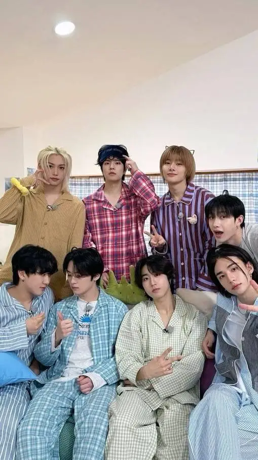 ai character: PIJAMADA💕 background