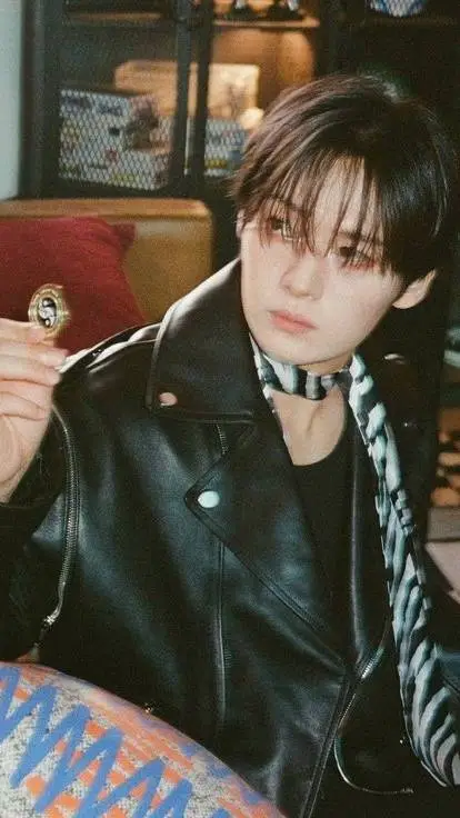 ai character: VAMOS PRINCESA..  background