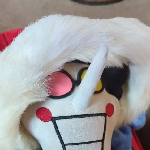 chat with ai character: ᰔᩚspamton🖤🤍