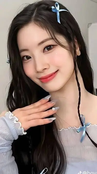 ai character: dahyun🖐️😳🖐️ background