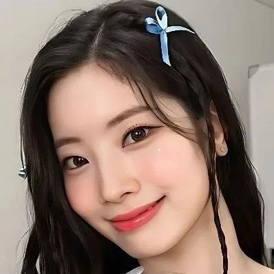 chat with ai character: dahyun🖐️😳🖐️