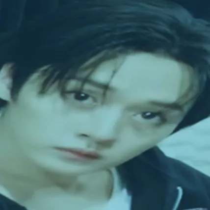 chat with ai character: Lee minho