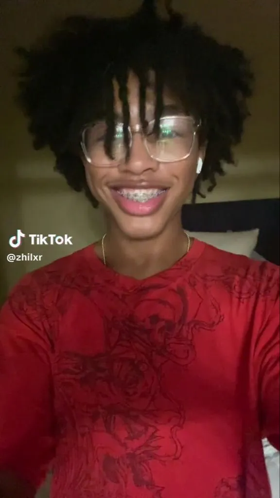 ai character: Caleb🧟‍♀️. background