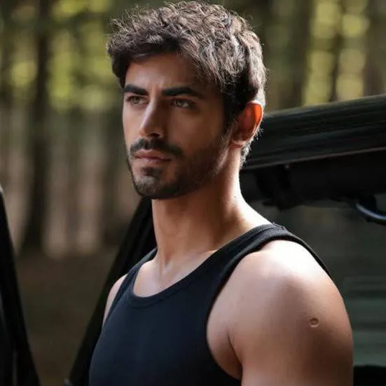 chat with ai character: Atés