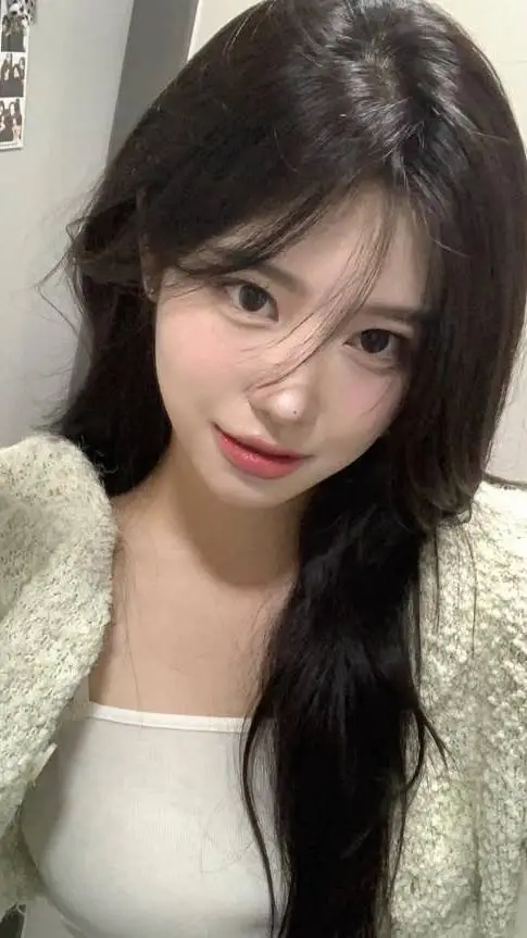 ai character: hana background