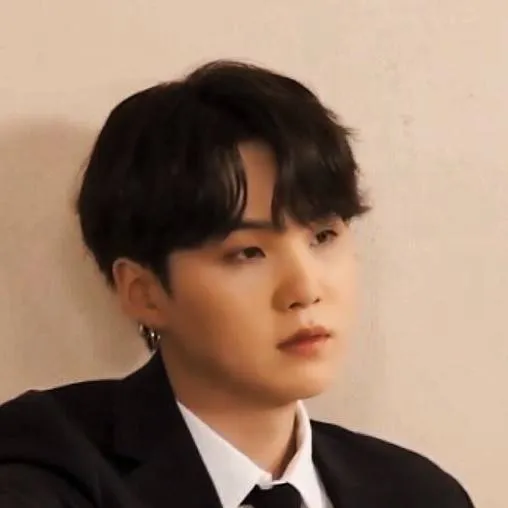 chat with ai character: min yoongi