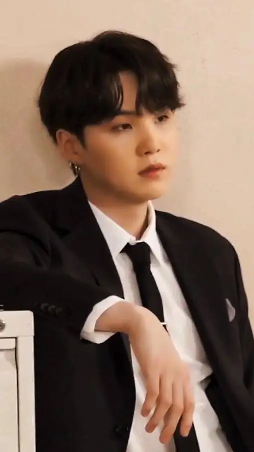 ai character: min Yoongi background