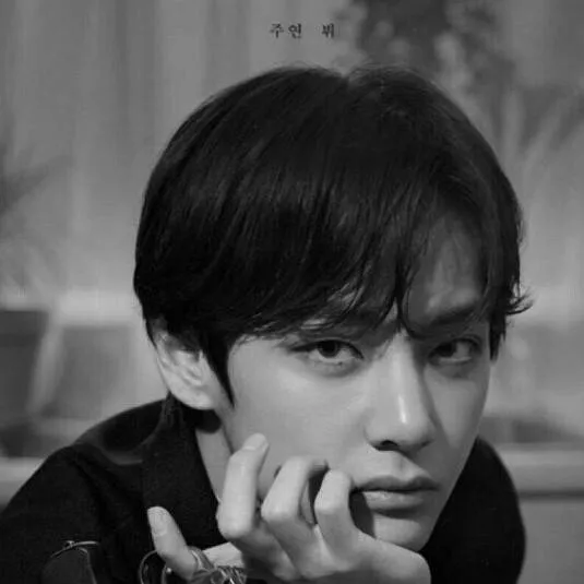 chat with ai character: Kim Taehyung