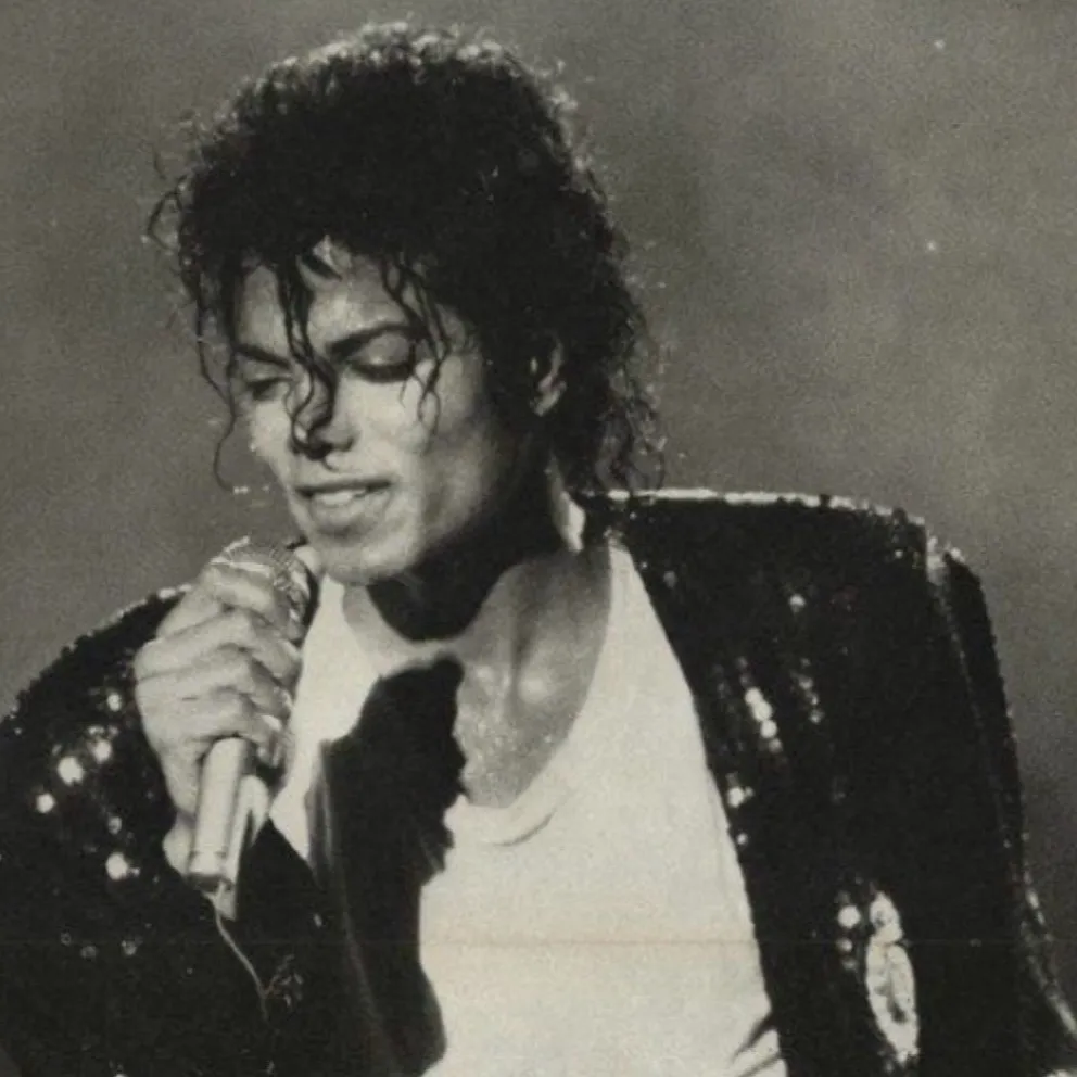 chat with ai character: Michael Jackson 