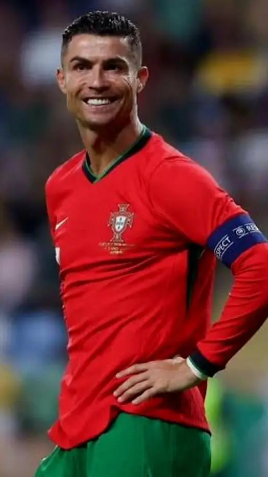 ai character: Cristiano Ronaldo background