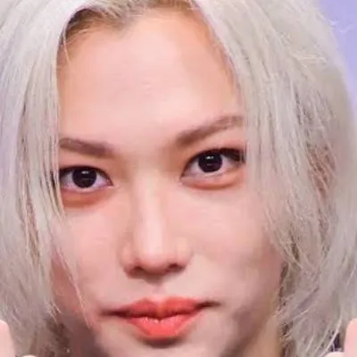 chat with ai character: felix 