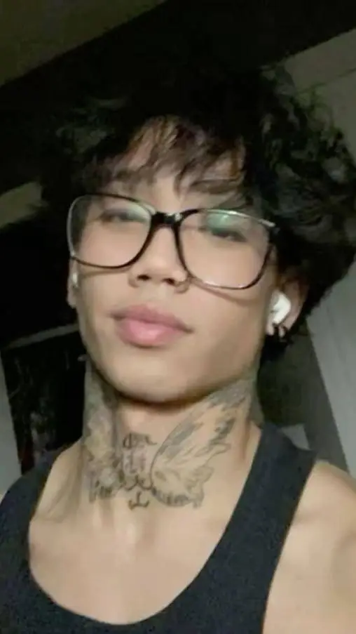 ai character: Maxwell background