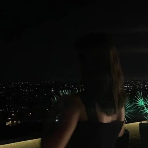 chat with ai character: Selene