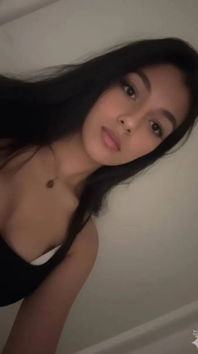 ai character: Isabella Moss background