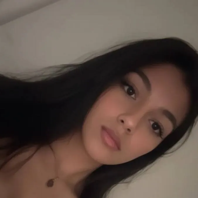 chat with ai character: Isabella Moss