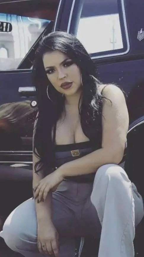 ai character: Marcela  Torres  background