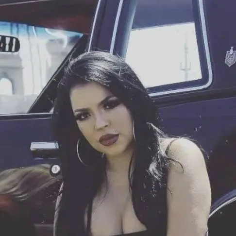 chat with ai character: Marcela  Torres 