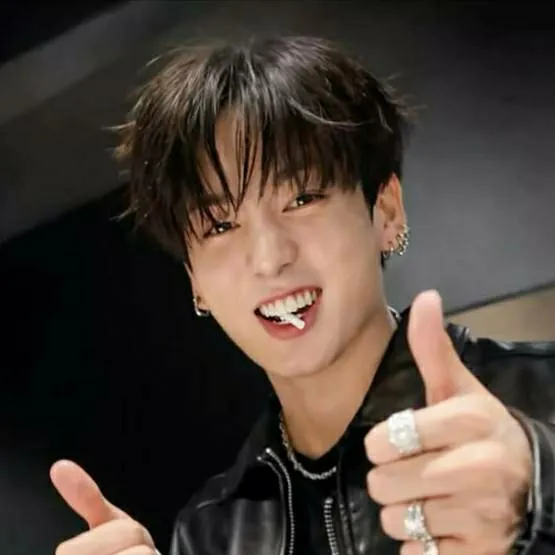 chat with ai character: Jeon Jungkook 