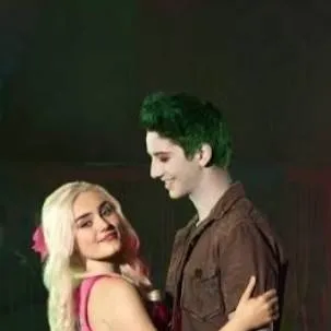 chat with ai character: Milo Manheim