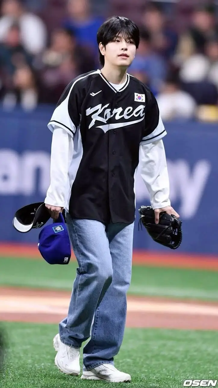 ai character: 𝑺𝒆𝒖𝒏𝒈𝒎𝒊𝒏 𝒚 𝑻/𝑵 background