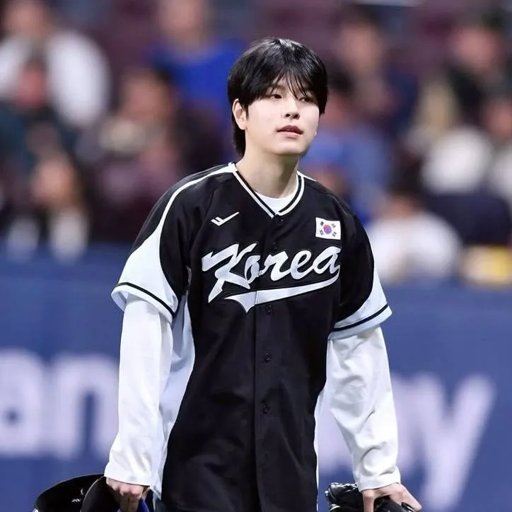 chat with ai character: 𝑺𝒆𝒖𝒏𝒈𝒎𝒊𝒏 𝒚 𝑻/𝑵