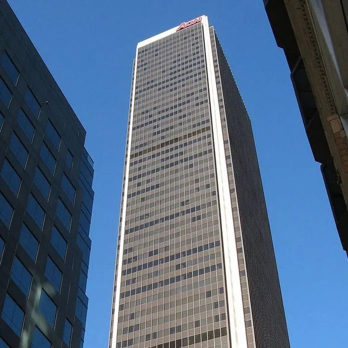 chat with ai character: Aon Center 