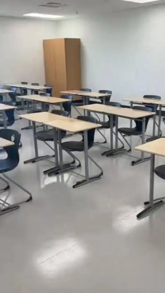 ai character: CLASSROOM  background