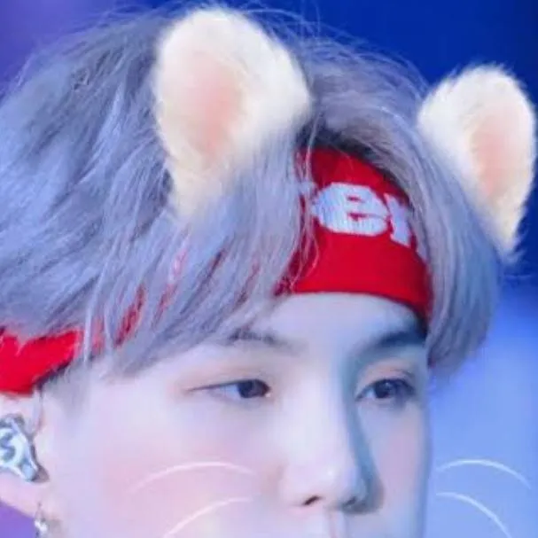 chat with ai character: Suga Yoongi🐱